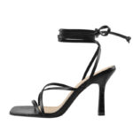 Stiletto Sandalen mit Knöchelriemen und eckiger Zehenpartie