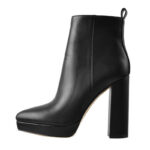 Stiefeletten mit spitzer Zehenpartie und klobigem Absatz