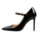 Lackpumps mit spitzer Zehenpartie und Stilettoabsatz