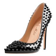 Pumps mit spitzer Zehenpartie und Nieten - Image 2