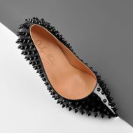 Pumps mit spitzer Zehenpartie und Nieten - Image 3