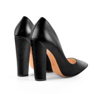 Klassische spitze Pumps mit klobigem Absatz - Image 5